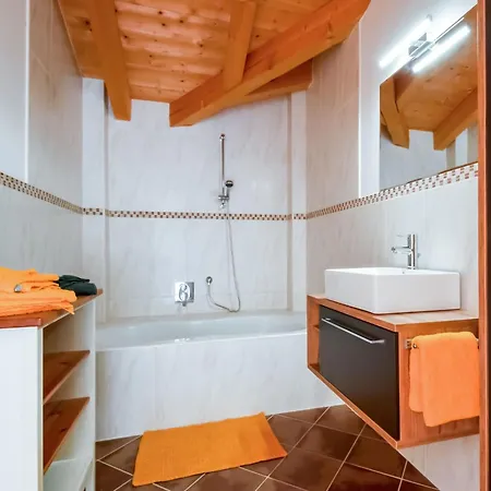 Near Gondola In Tyrol Appartement