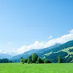 Near Gondola In Tyrol Apartamento